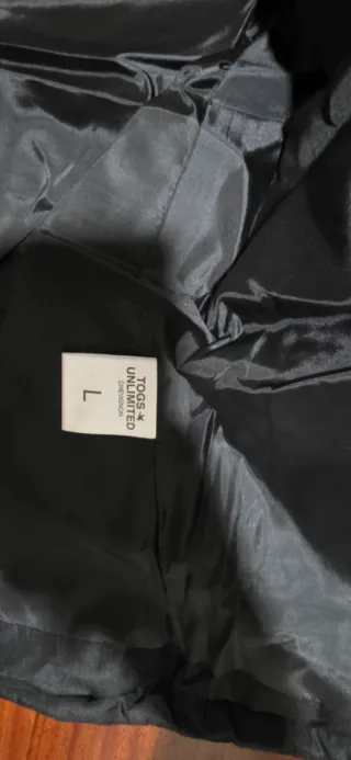 Chaqueta Acolchada con capucha Chevignon Negro.