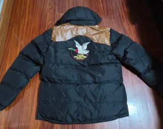 Chaqueta Acolchada con capucha Chevignon Negro.