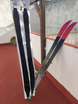 Esquís de travesía Atomic