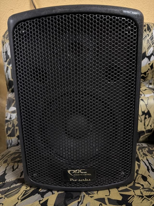 Altavoz QSC Negro