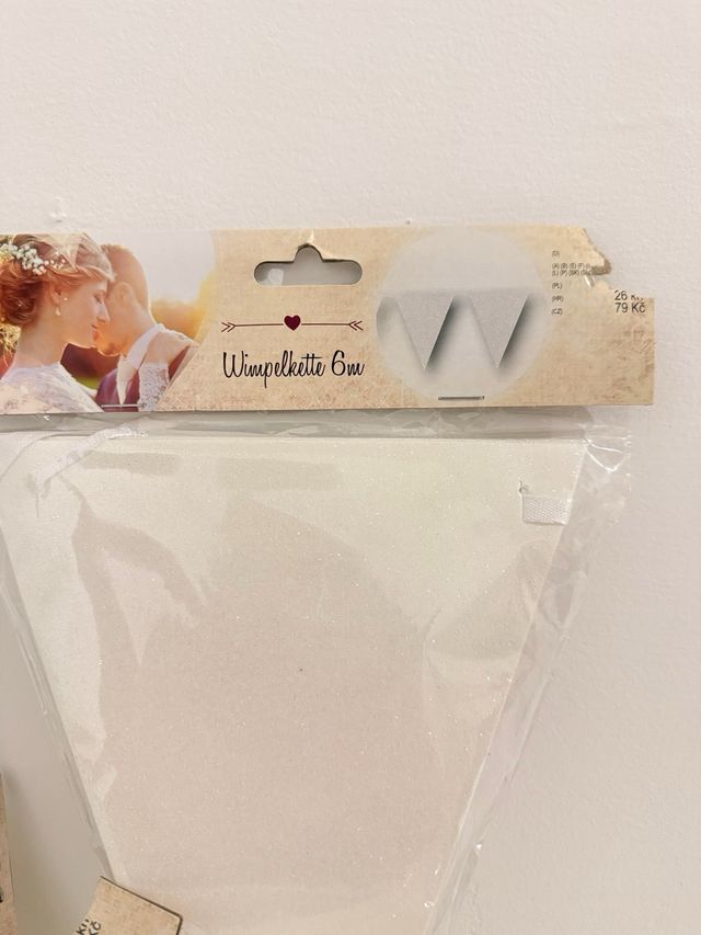 Decorazioni Matrimonio: Pompon e Bandierine