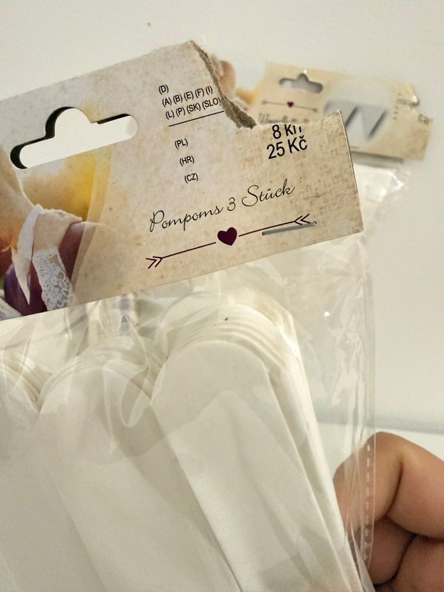 Decorazioni Matrimonio: Pompon e Bandierine