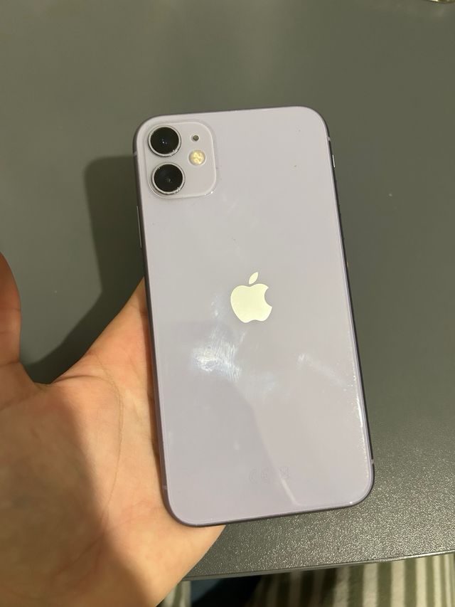 iPhone 11 64GB Morado
