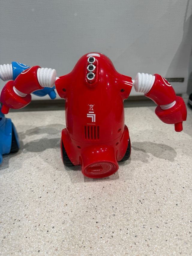 2 Robots Teledirigidos Infantiles