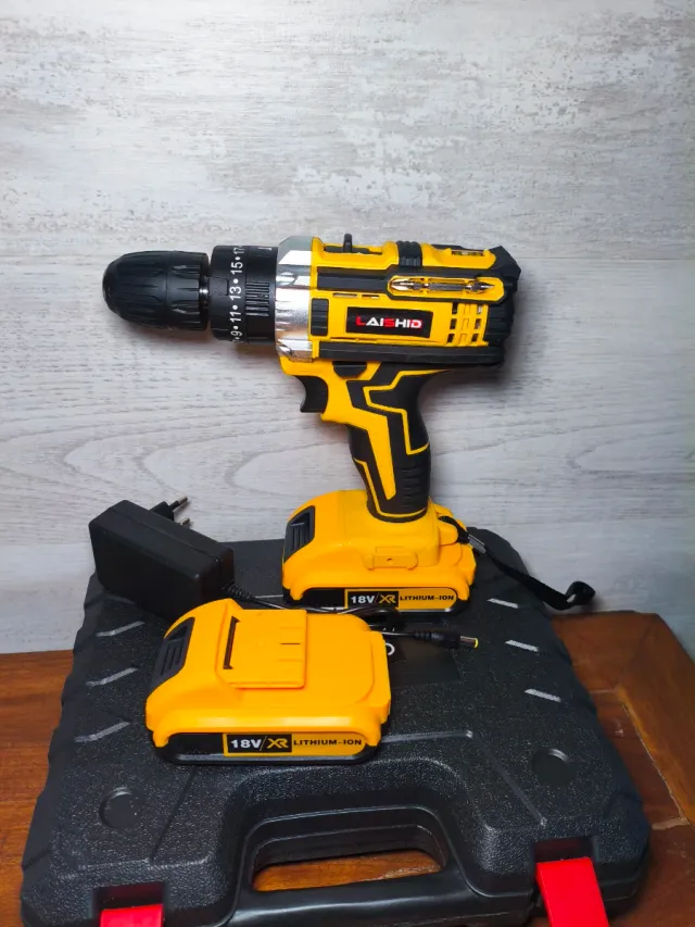 Taladro percutor + 2 baterías