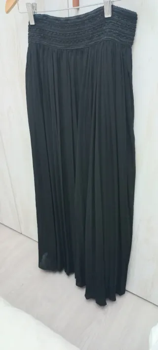 Falda larga negra con cordones