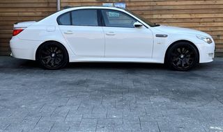 BMW M5 E60 V10