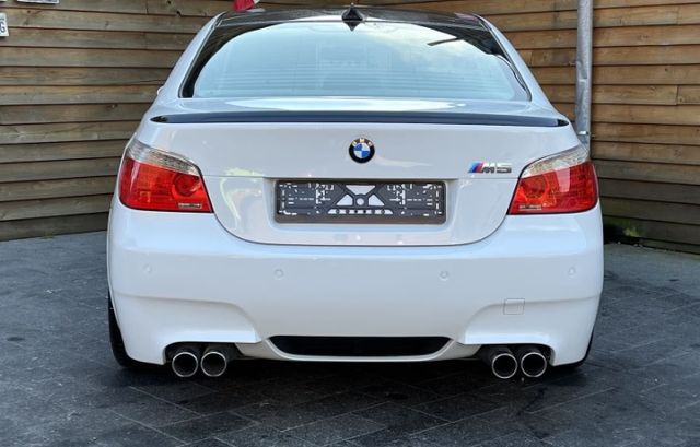 BMW M5 E60 V10