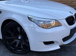 BMW M5 E60 V10