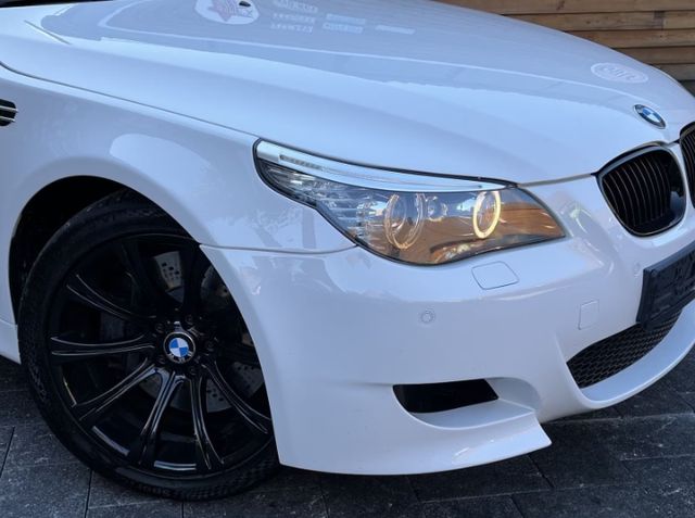 BMW M5 E60 V10