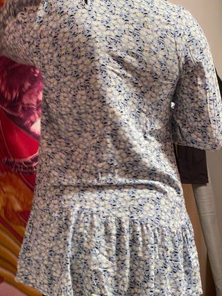 Blusa Stradivarius floral azul S