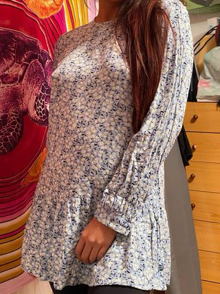 Blusa Stradivarius floral azul S