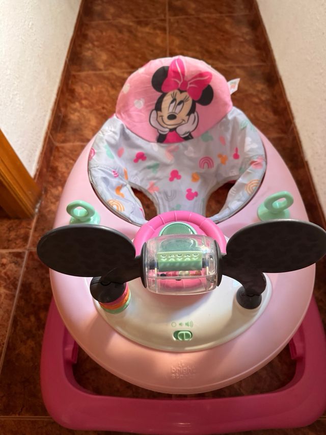 Andador Minnie Mouse casi nuevo