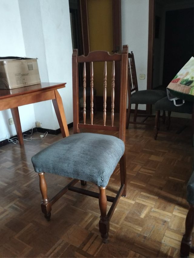 8 Sillas Última semana por vaciar piso rápido