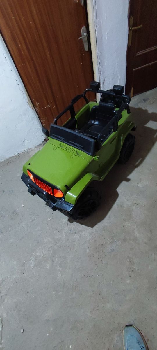 Coche a batería para niño