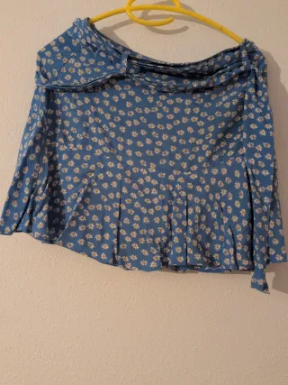 Falda pantalón corta con estampado de margaritas s