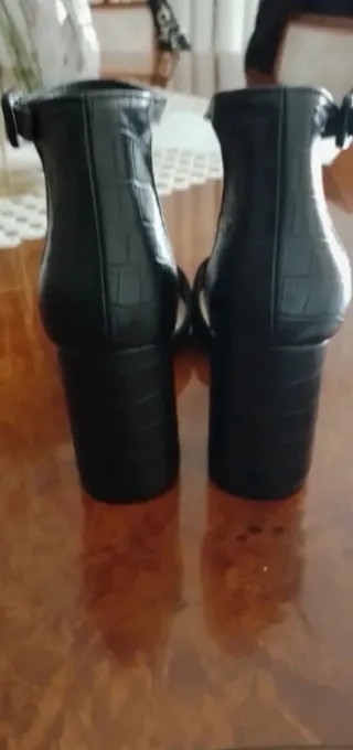 Décolleté nero con tacco