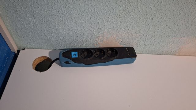 Escritorio blanco y azul verdoso