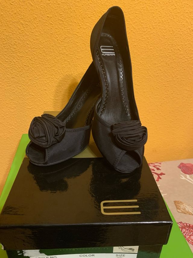 Zapatos de fiesta Eban negros con flor