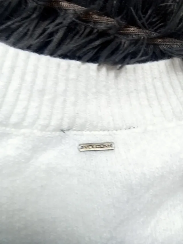 Jersey Volcom blanco y naranja