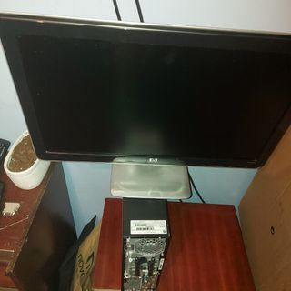 Torre de ordenador
Regalo pantalla, teclado raton