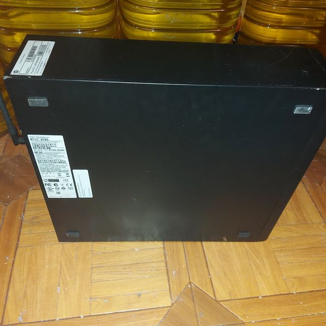 Torre de ordenador
Regalo pantalla, teclado raton