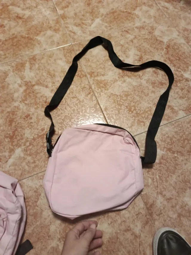Mochila y bandolera Pusheen rosa