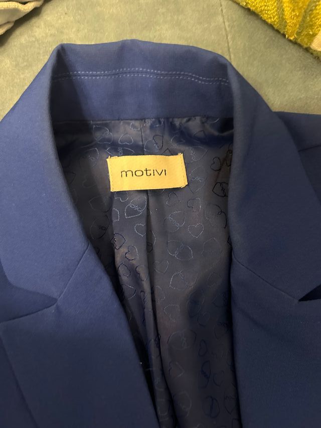 Traje azul Motivi