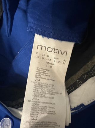 Traje azul Motivi