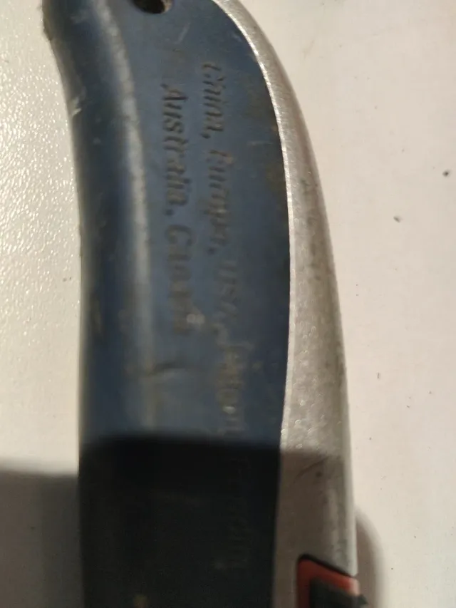 Cúter de seguridad con cuchillas