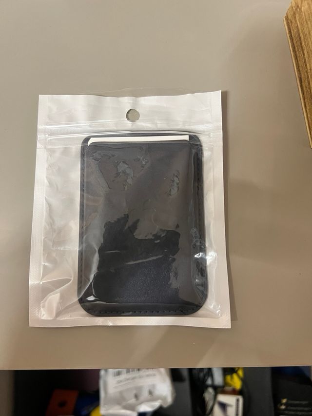 Portafoglio Apple MagSafe blu navy