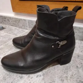 Botín Fluchos Negro Mujer