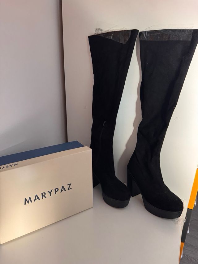 Botas altas Mary Paz negras