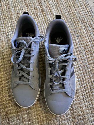 Zapatillas Adidas Skate Grises y Negras