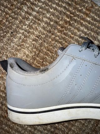 Zapatillas Adidas Skate Grises y Negras