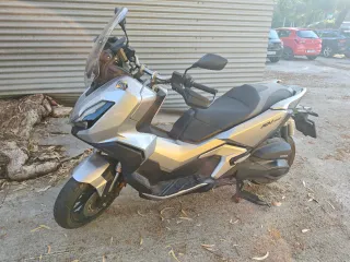 Moto Honda ADV 350