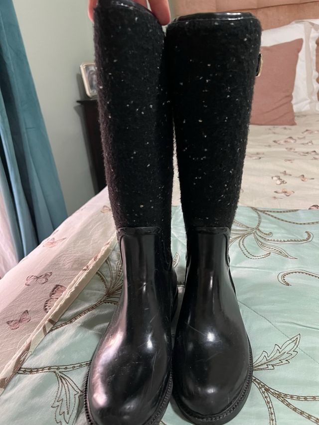 Botas de agua negras con hebilla