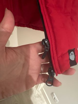 Chaleco hípico rojo, es una 38-40