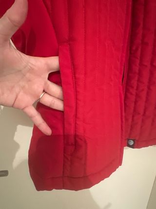 Chaleco hípico rojo, es una 38-40