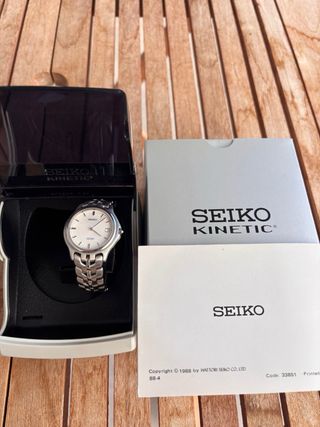 Reloj Seiko SQ100 Vintage Clásico