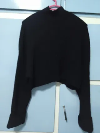 Jersey Zara negro cuello alto mangas caídas
