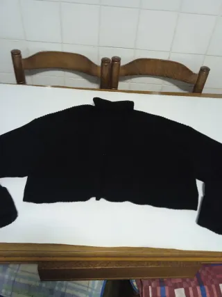 Jersey Zara negro cuello alto mangas caídas