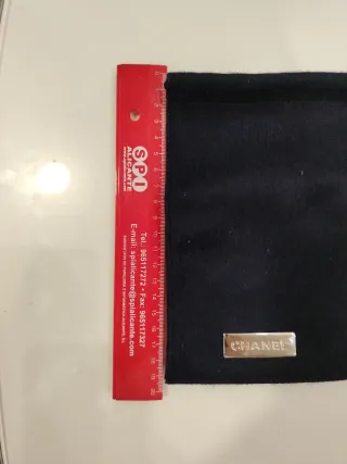 Bolsa de franela Chanel negra