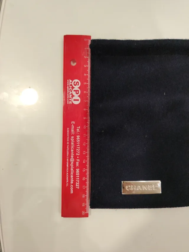 Bolsa de franela Chanel negra