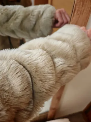 Abrigo piel sintética beige