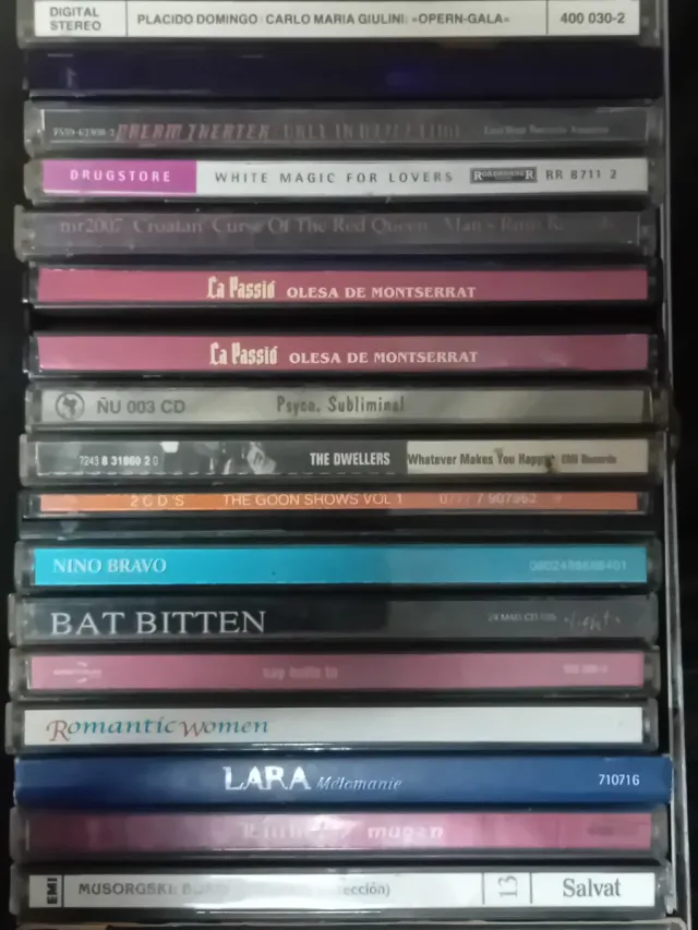 Lote 4 di 130 CD di vari generi