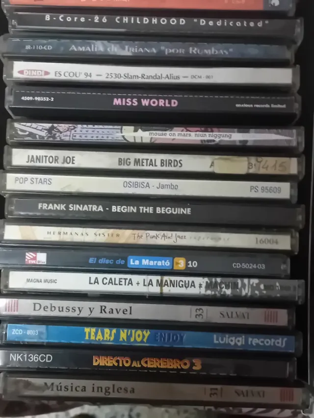 Lote 4 di 130 CD di vari generi