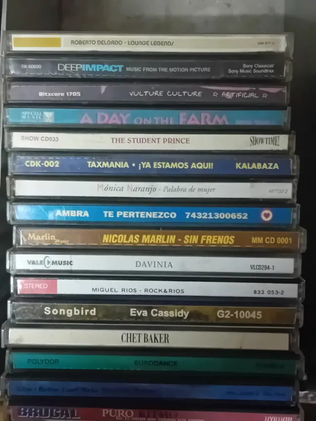 Lote 4 di 130 CD di vari generi