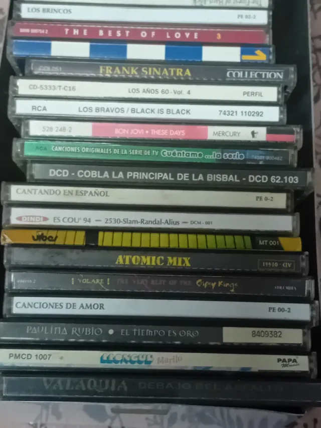 Lote 4 di 130 CD di vari generi