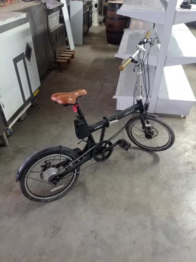 Bicicleta Eléctrica Plegable Negra